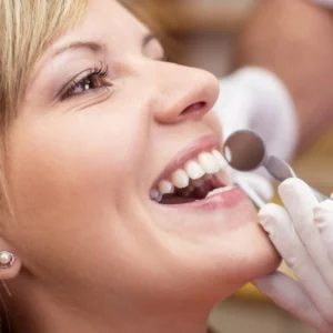 Zirkonová zubní korunka pro krásný úsměv