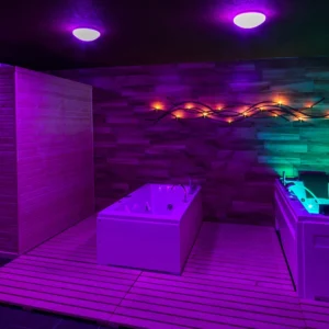 120–180min. privátní wellness se saunou a lahví vína pro 2