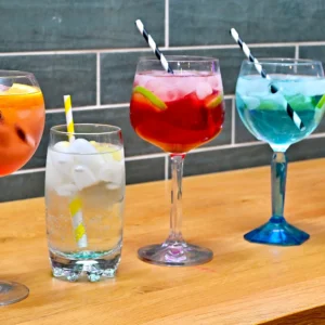 1 nebo až 4 míchané drinky v srdci Karlína