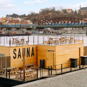 2 hodiny ve finské sauně s výhledem na Vyšehrad