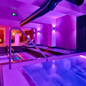 2 hodiny ve wellness se saunovým světem a vířivkou